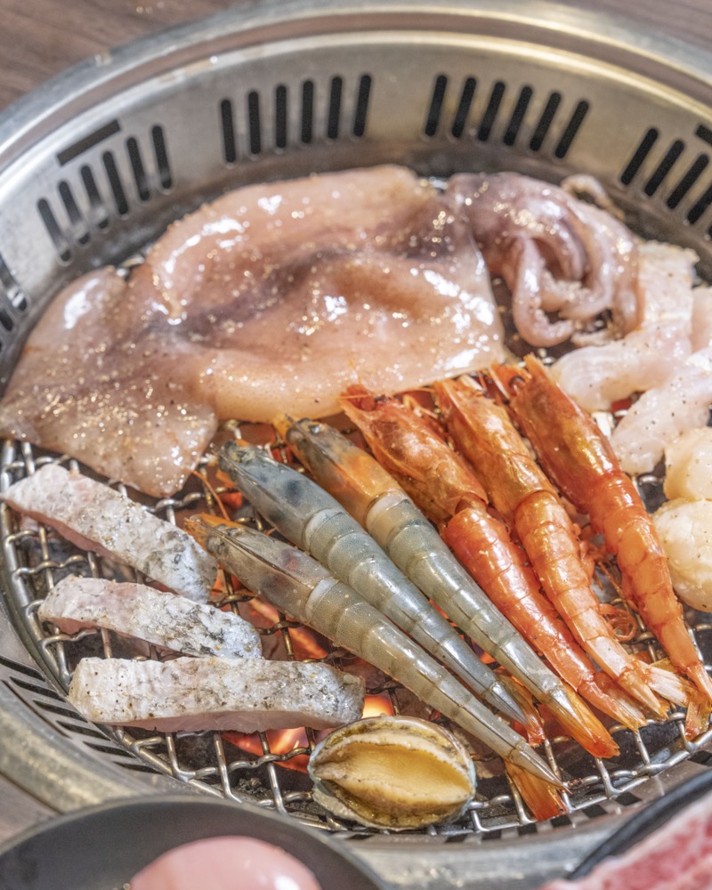 高雄最狂燒肉吃到飽！超澎拜澎湖冰卷、生食級玫瑰紅蝦必朝聖