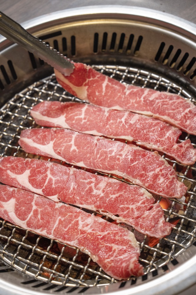 高雄最狂燒肉吃到飽！超澎拜澎湖冰卷、生食級玫瑰紅蝦必朝聖