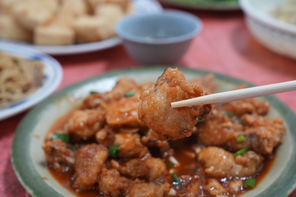 榮興海產小吃店，瑞芳美食，八斗子漁港附近的美味海鮮，老饕最愛，只能點一次要會點菜