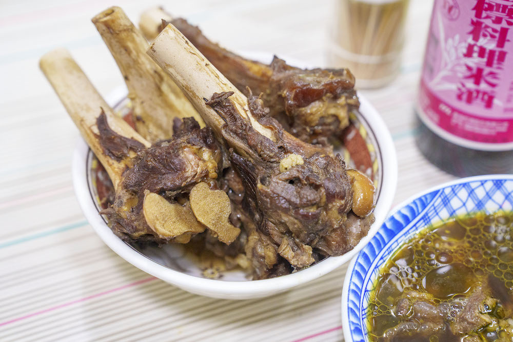 台南美食 新化秀美羊肉湯｜每日新鮮直送「現宰溫體羊肉」　隱藏版當歸羊肉湯「從深夜就開賣」！