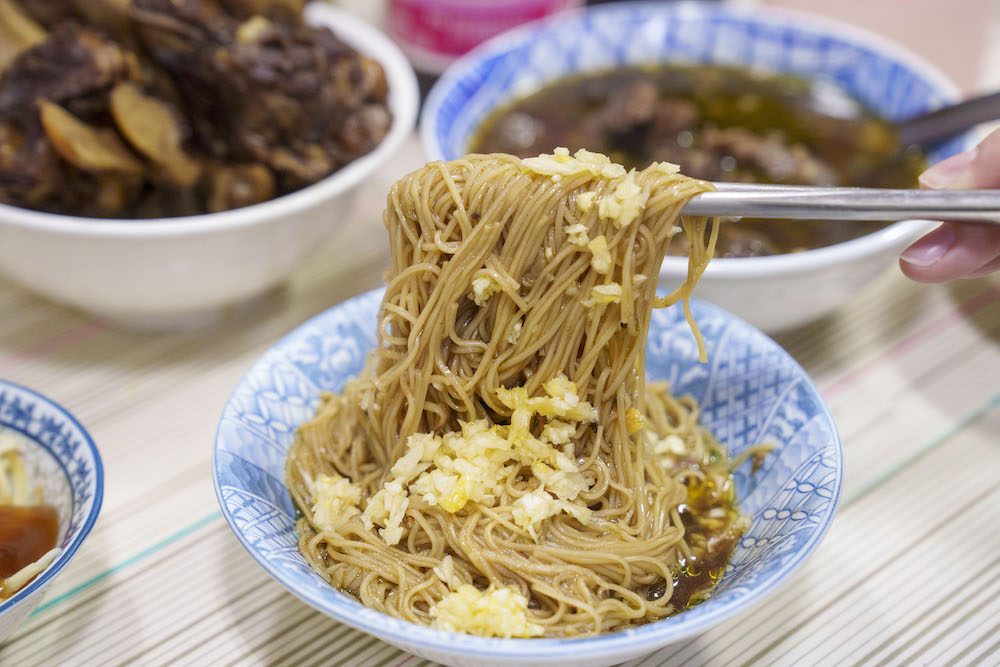 台南美食 新化秀美羊肉湯｜每日新鮮直送「現宰溫體羊肉」　隱藏版當歸羊肉湯「從深夜就開賣」！