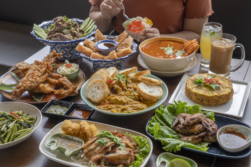 美食／桃園美食 饗泰多｜一秒飛泰國！統領百貨人氣必吃「饗泰多」　五大經典菜系一次吃足！