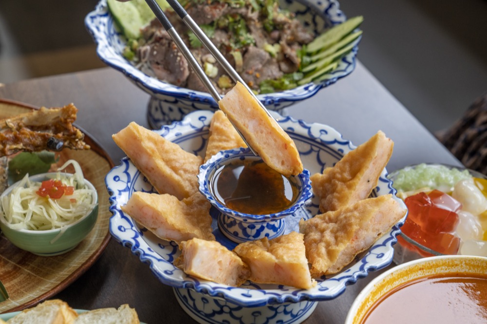 美食／桃園美食 饗泰多｜一秒飛泰國！統領百貨人氣必吃「饗泰多」　五大經典菜系一次吃足！