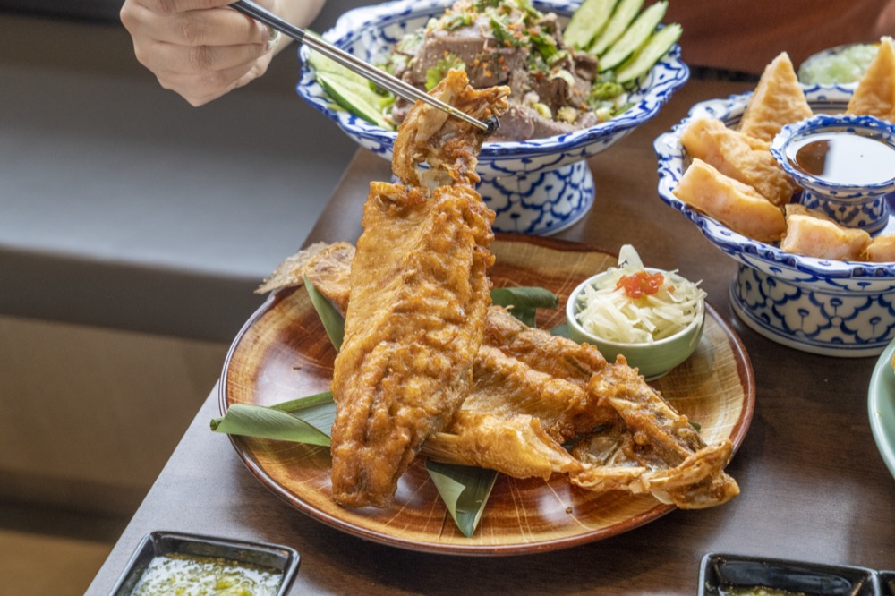 美食／桃園美食 饗泰多｜一秒飛泰國！統領百貨人氣必吃「饗泰多」　五大經典菜系一次吃足！