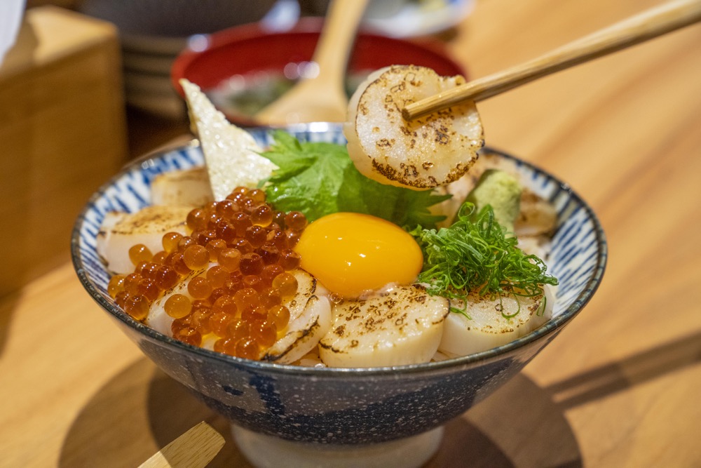 墨sumi 海鮮丼ぶり，中壢美食，超浮誇「隱藏丼」高ＣＰ指數絕對讓你手刀衝一波！