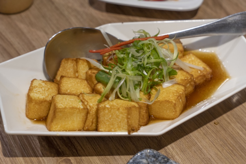 台北古亭泰和樓　被酸菜白肉鍋耽誤的麵食、小籠包、煎餃餐館