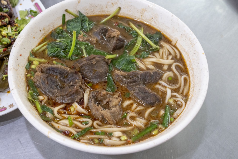 宜蘭隱藏版美食　在地人推薦！必點皮蛋豆腐與滷味