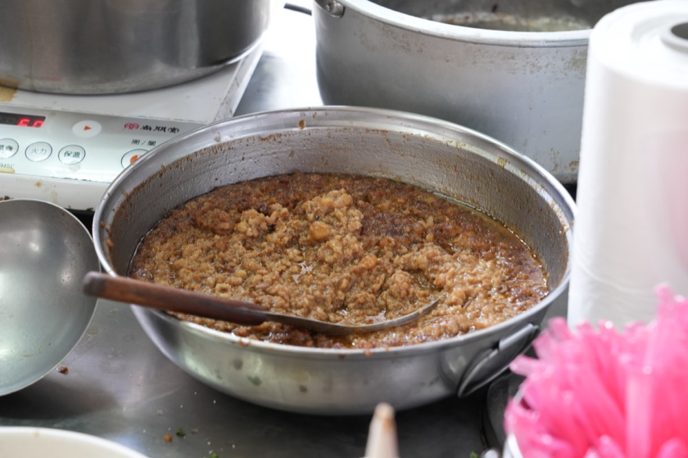 三星麵店，宜蘭三星美食，在地四十年老麵店，招牌滷味盤、皮蛋豆腐超強！！