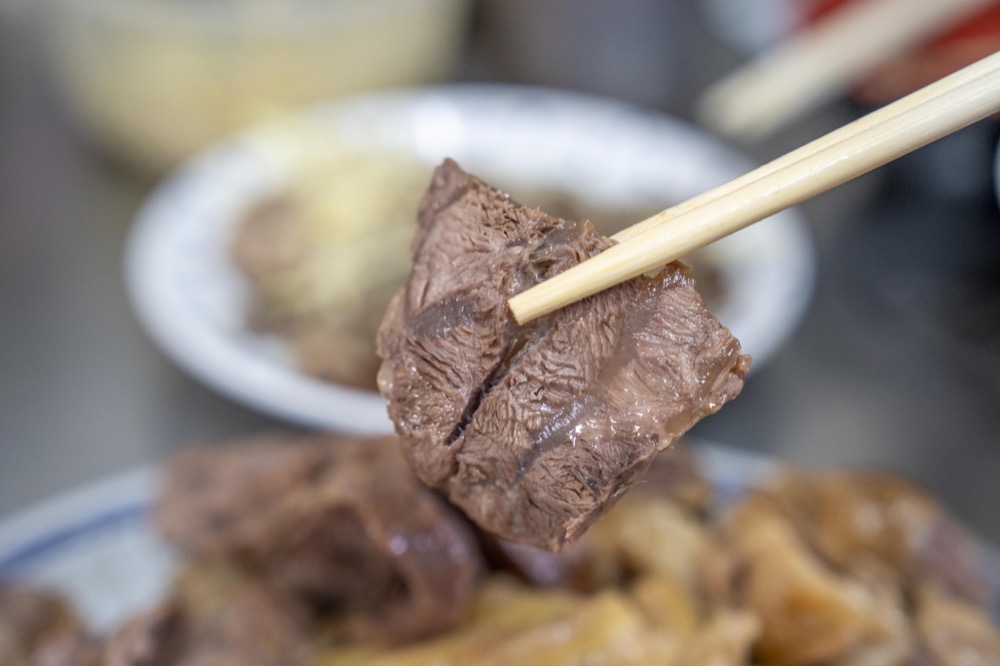 台南牛肉湯推薦｜臺南人私藏牛肉湯名單　灣裡市場牛肉湯　生意太好我自己也會吃不到