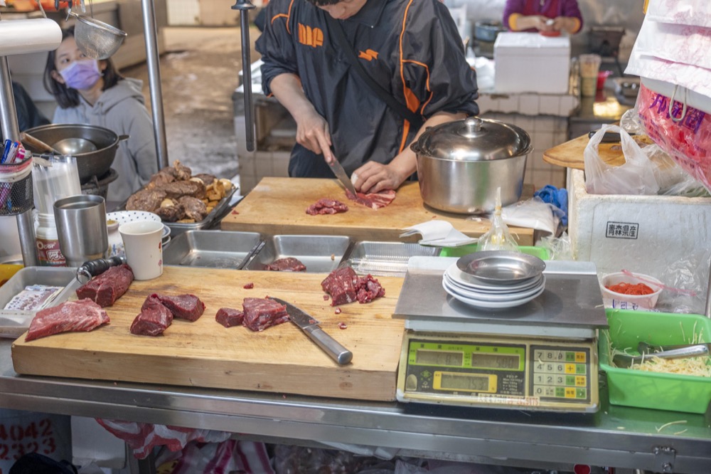 台南牛肉湯推薦｜臺南人私藏牛肉湯名單　灣裡市場牛肉湯　生意太好我自己也會吃不到