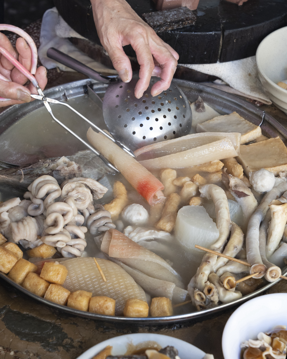 基隆美食 三坑菜頭滷｜基隆在地隱藏美食「台式關東煮」　「菜頭、吉古拉、豬雜」想吃什麼自己夾！