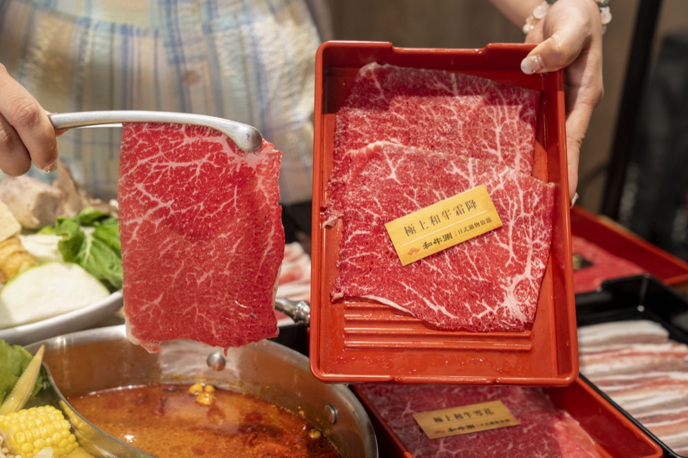 桃園美食 和牛涮｜頂級和牛吃到飽插旗桃園　加碼贈「免費吃」快衝啊！