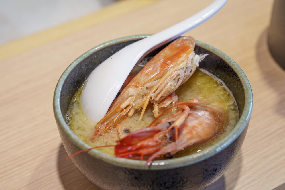 台北美食　旨丼生魚片丼飯｜中山站巷弄排隊美食「旨丼」　秒殺生魚片丼飯「CP值高到逆天」！