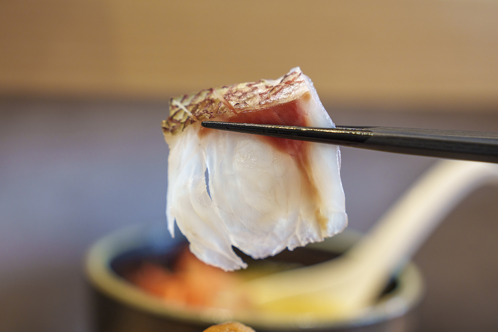 台北美食　旨丼生魚片丼飯｜中山站巷弄排隊美食「旨丼」　秒殺生魚片丼飯「CP值高到逆天」！