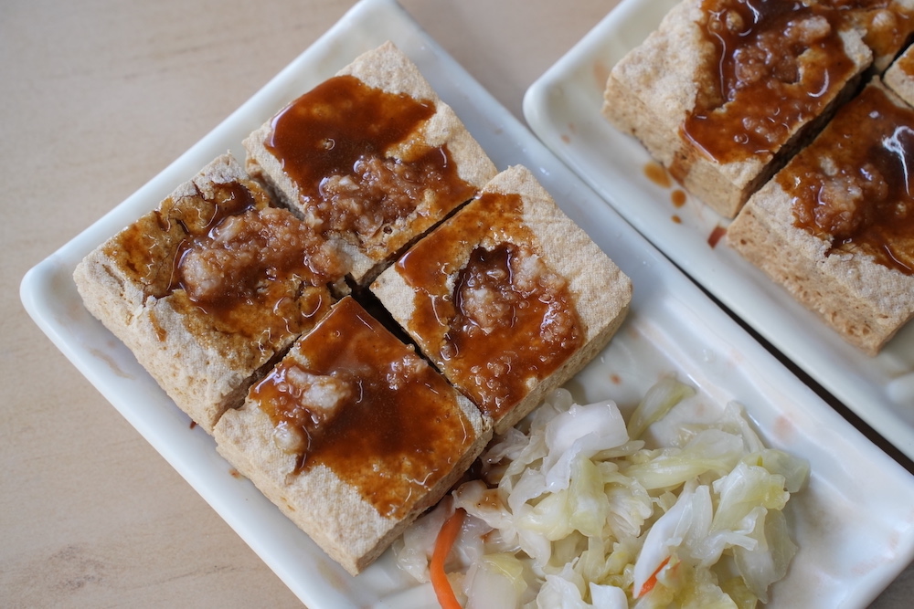 羅東在地人都愛的「脆皮臭豆腐」外酥內軟　每日限量「起酥堡臭豆腐」口感好新奇！