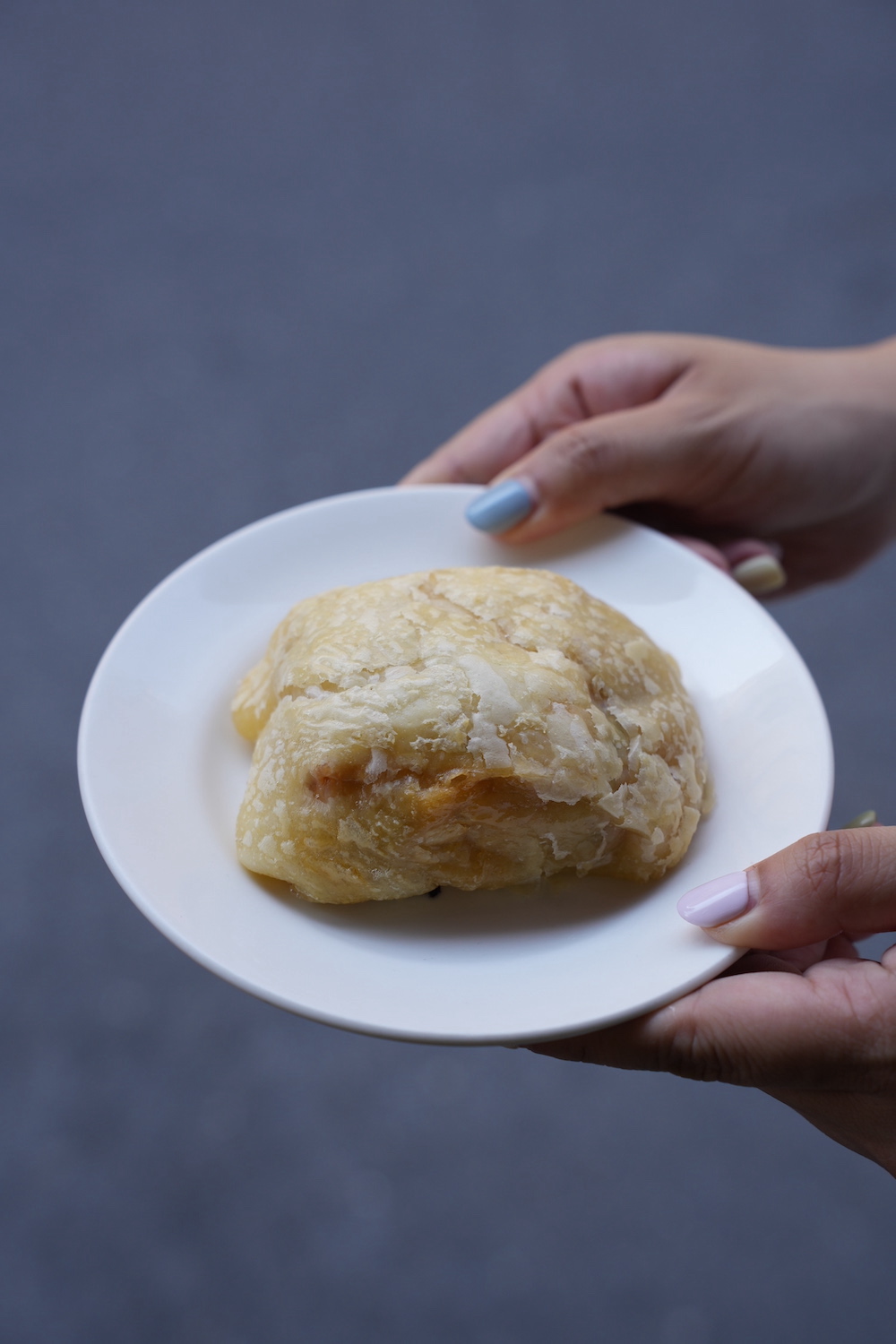 羅東在地人都愛的「脆皮臭豆腐」外酥內軟　每日限量「起酥堡臭豆腐」口感好新奇！