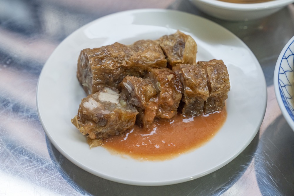  美食／宜蘭羅東美食 市場口大頭肉焿｜羅東車站旁老字號經典「肉焿湯」！