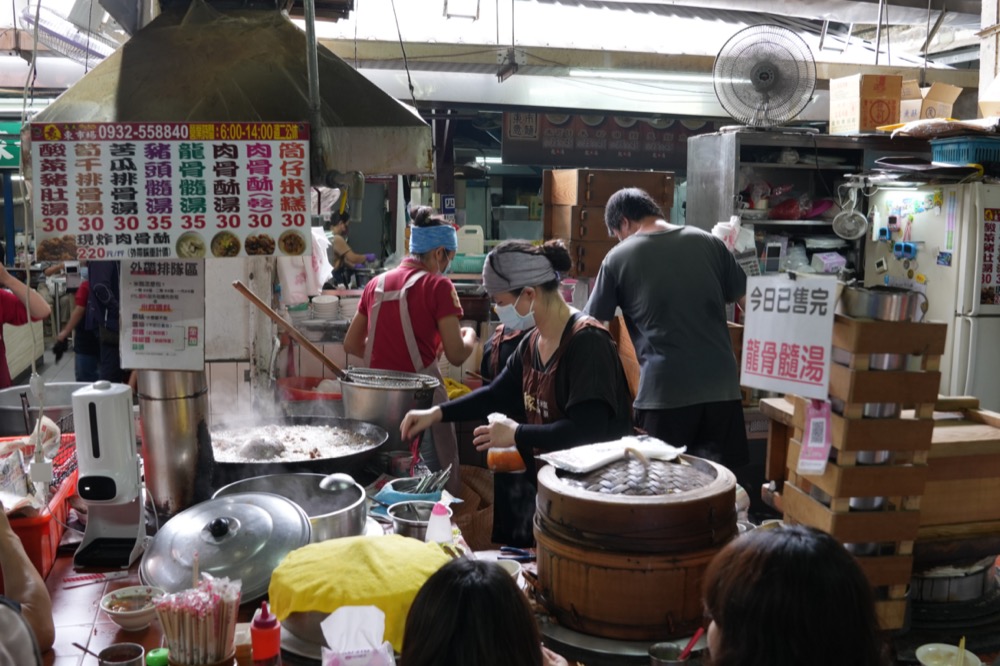 嘉義在地人也愛的平價美食　袁家筒仔米糕排骨酥