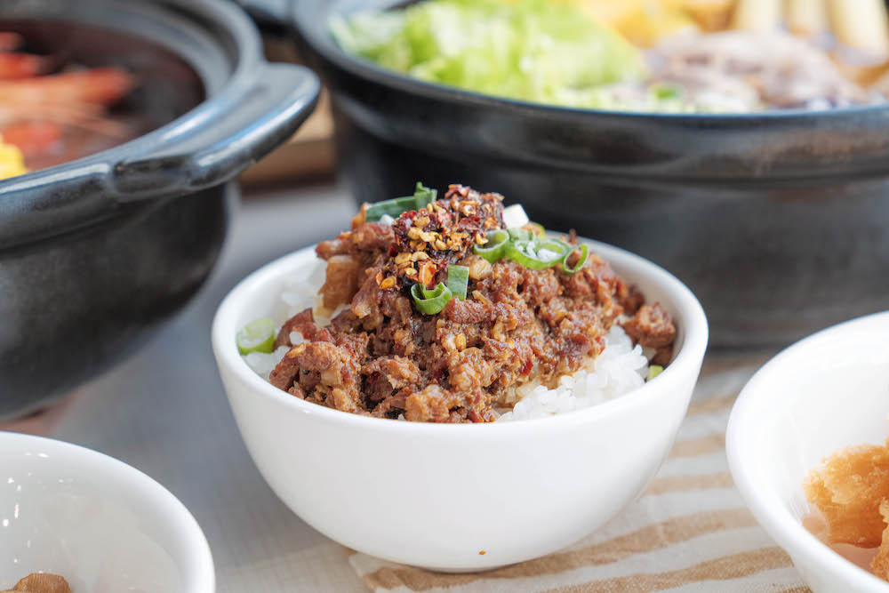 專賣麻辣個人火鍋　「招牌麻辣滷肉飯」鹹香舒麻超涮嘴！