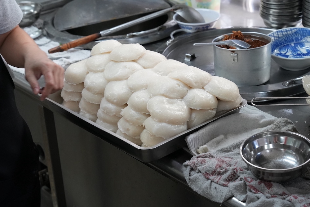 餛飩祖師 海鋒肉圓｜名字特別卻沒有招牌的低調銅板美食｜清水必吃脆皮肉圓