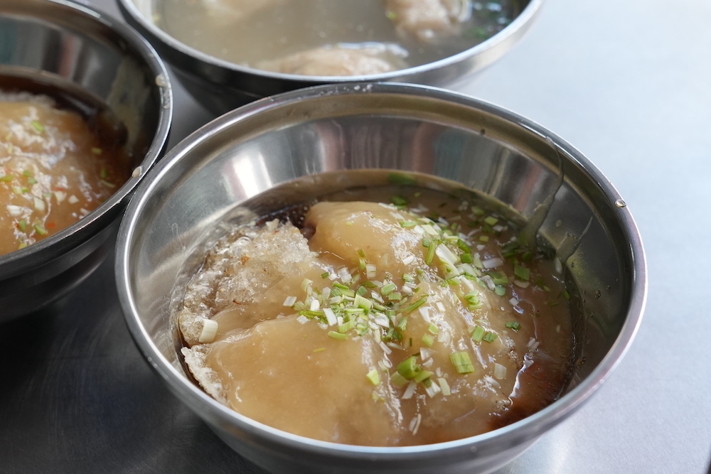 餛飩祖師 海鋒肉圓｜名字特別卻沒有招牌的低調銅板美食｜清水必吃脆皮肉圓