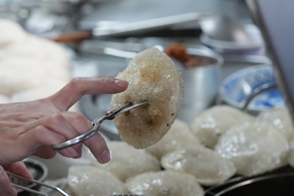 餛飩祖師 海鋒肉圓｜名字特別卻沒有招牌的低調銅板美食｜清水必吃脆皮肉圓