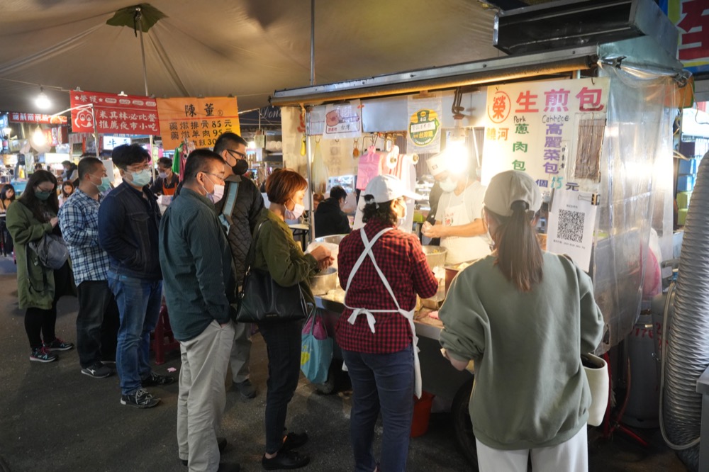 饒河夜市美食　一出爐馬上就會被秒殺的生煎包